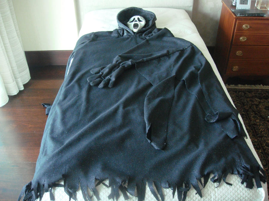 Scream Robe Replica. by 101Monster on DeviantArt