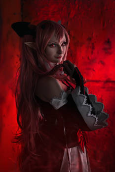 Krul Tepes cosplay