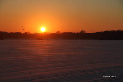 Red circled sun / Rot umkreiste Sonne