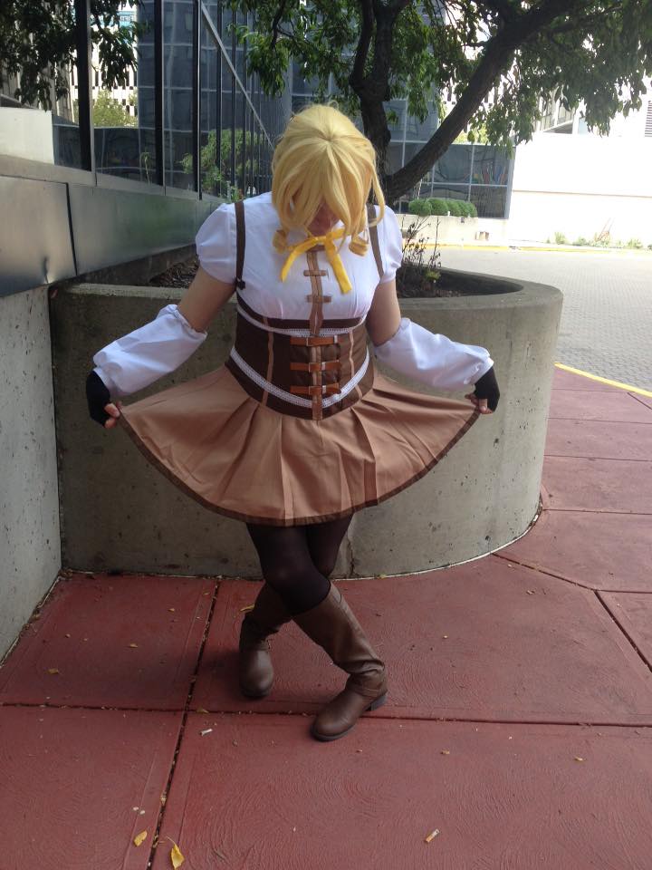 Mami's curtsy