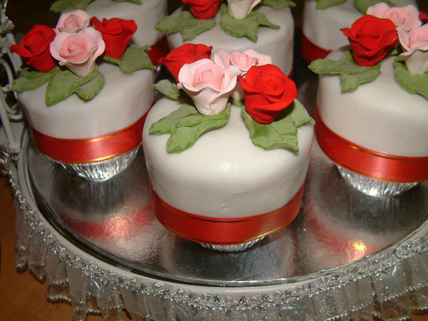 Wedding Mini-Cake Closeup