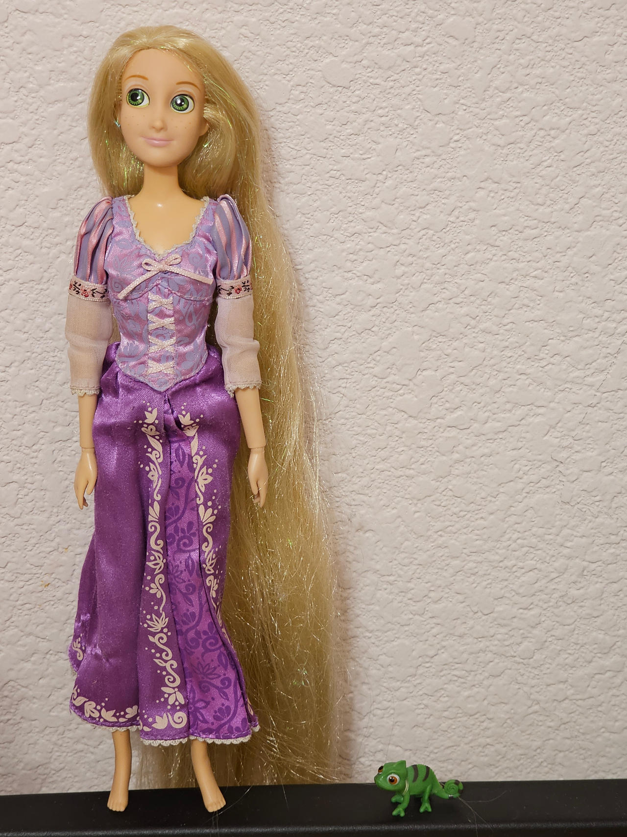 Performing Ventriloquy by Mileymouse101 on DeviantArt