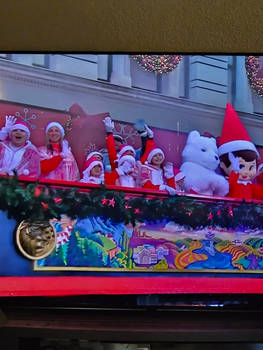 Extraordinary Noorah And The Elf On The Shelf