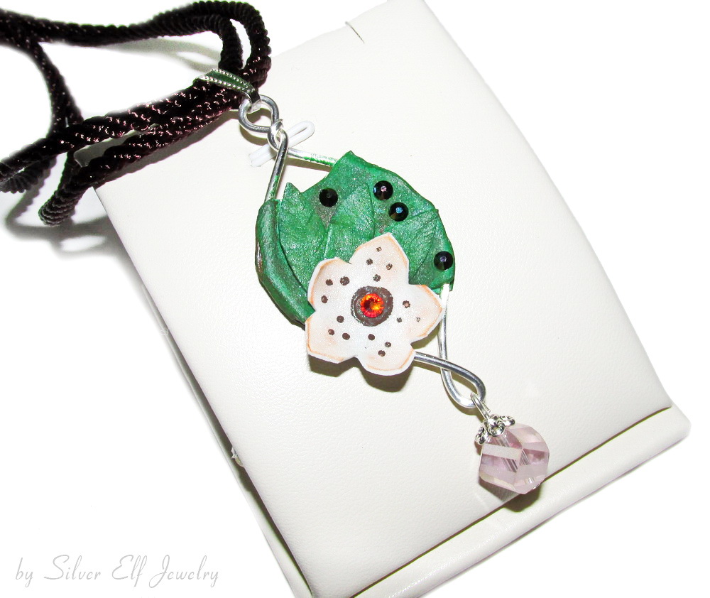 *Daughter of the forest* pendant