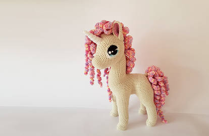 Comet the Unicorn | Crochet pattern