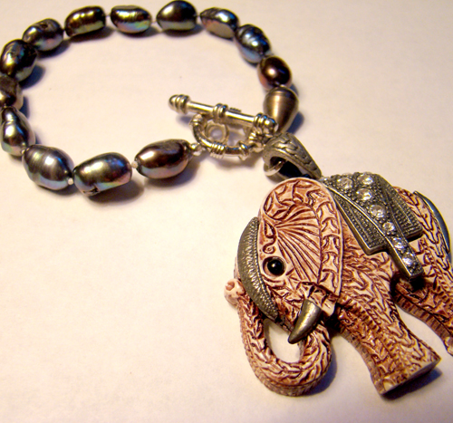 Elephant Black Pearl Bracelet