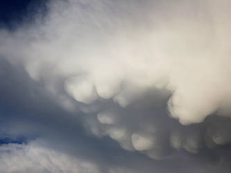 Mammatus clouds