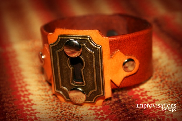 Keyhole Cuff