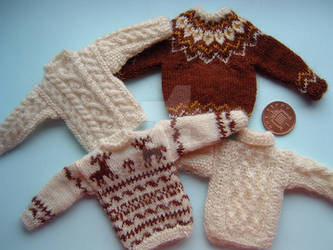 1:12th scale Mens Sweaters by buttercupminiatures