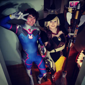 Mercy and D.va Tackle Halloween