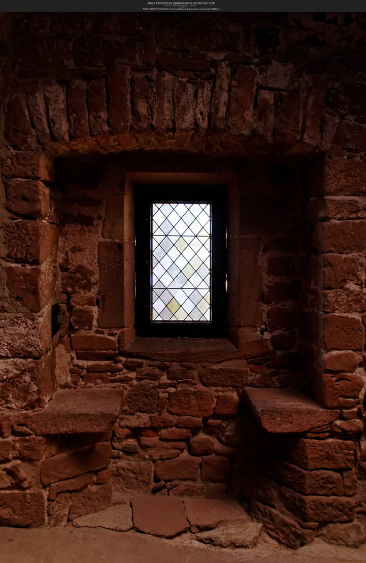 В замках были окна