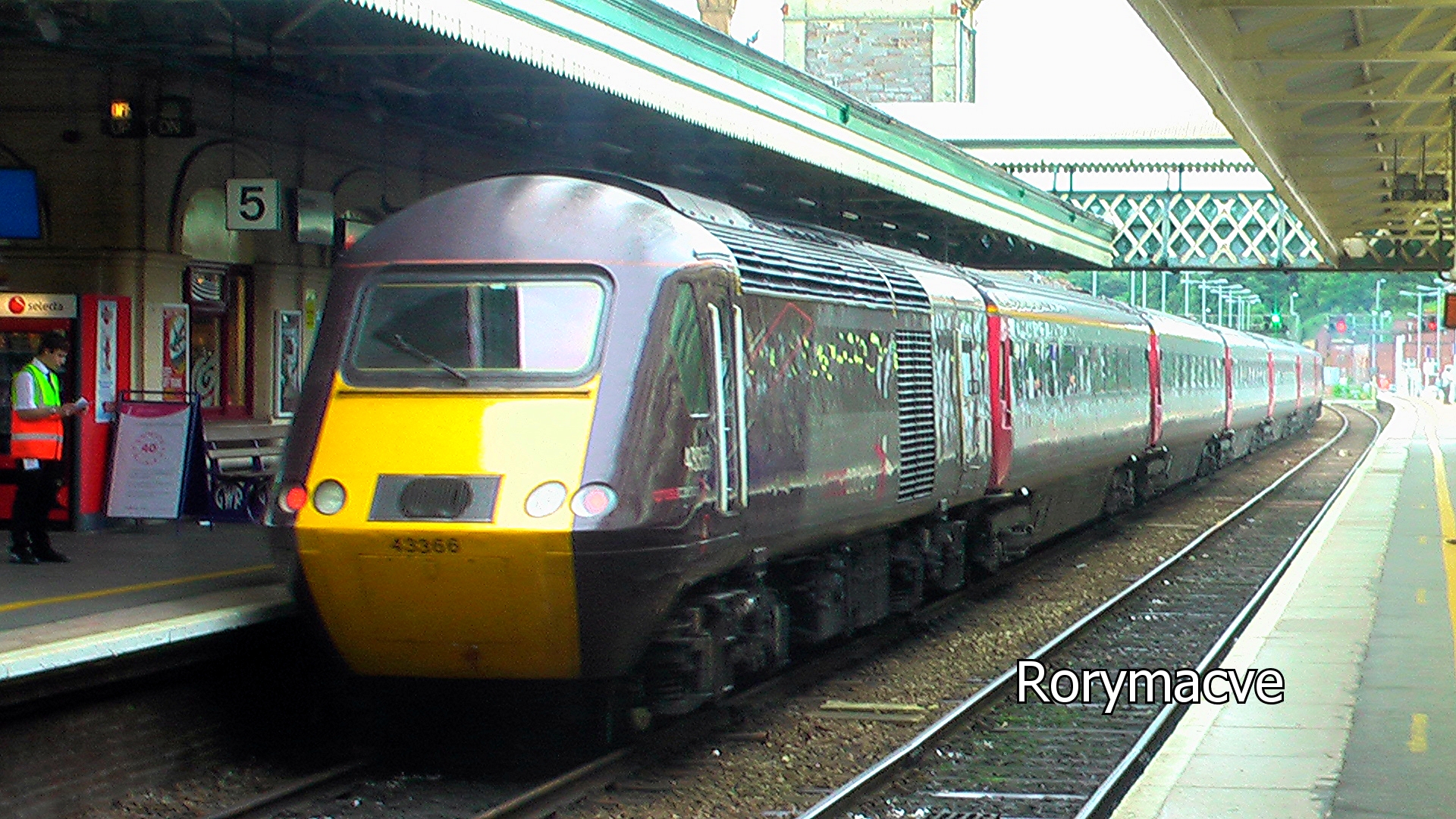 Cross Country 43366 at Exeter St Davids