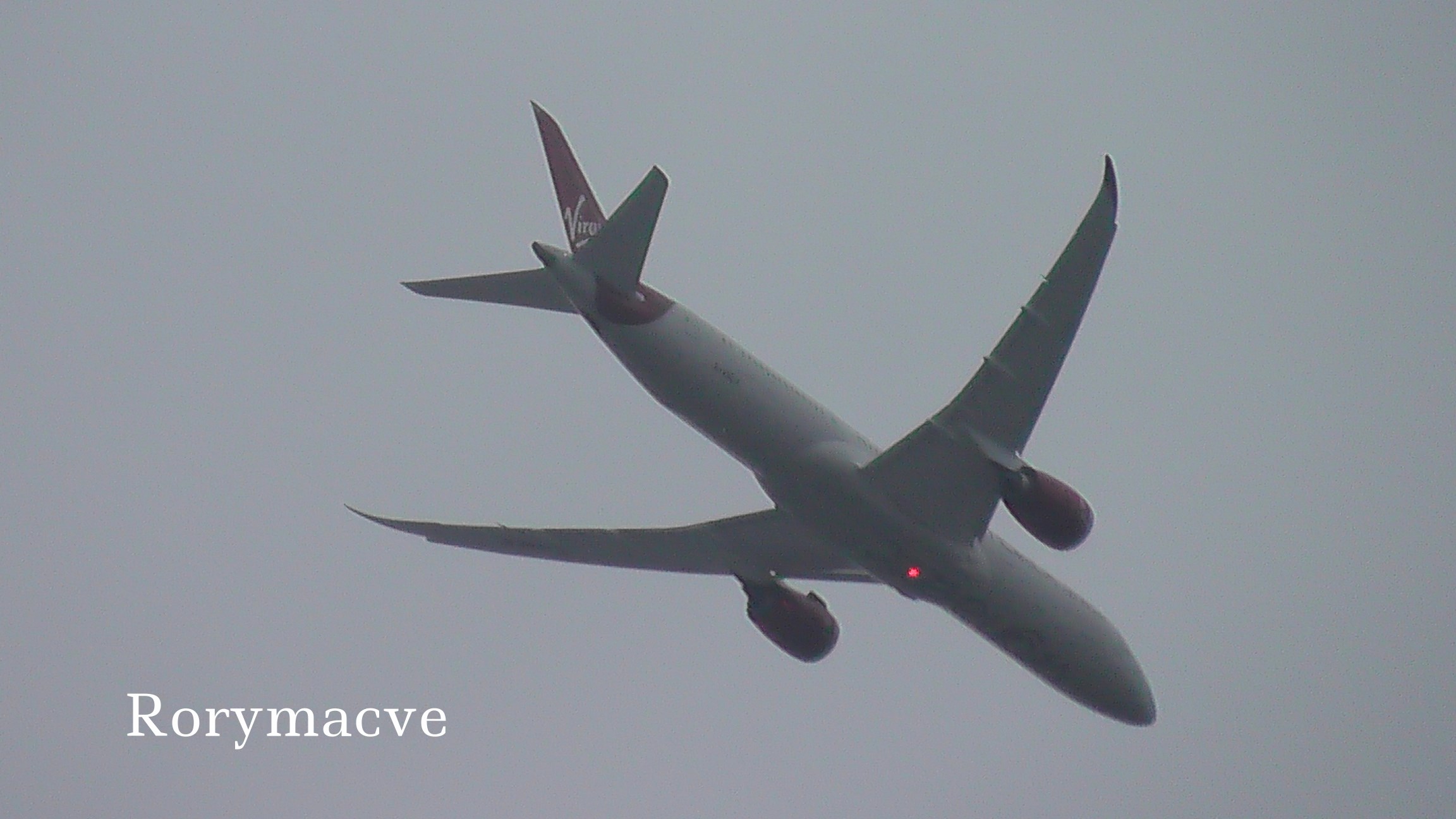 Virgin Atlantic Boeing 787-9 G-VNEW over London