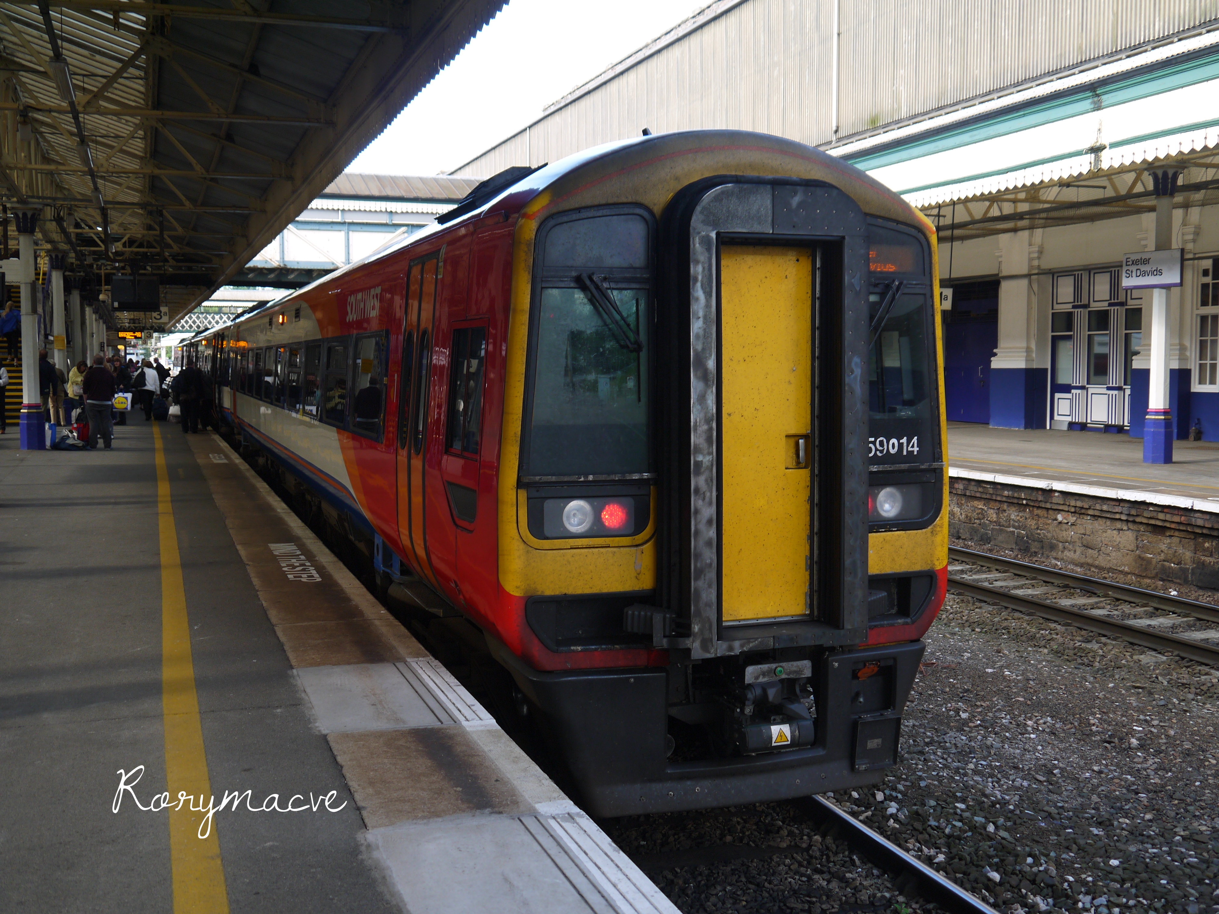 Southwest Trains 159014 at Exeter St Davids