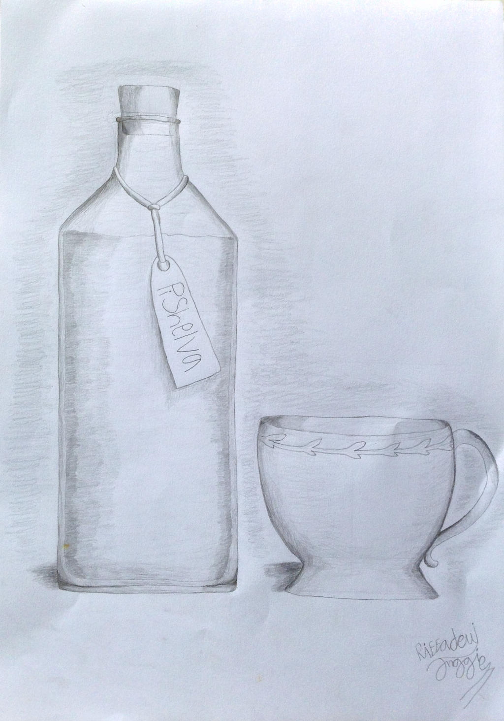Sketsa Botol / Gambar Sketsa Gaya Digambar Tangan Botol Bir Hitam Dan