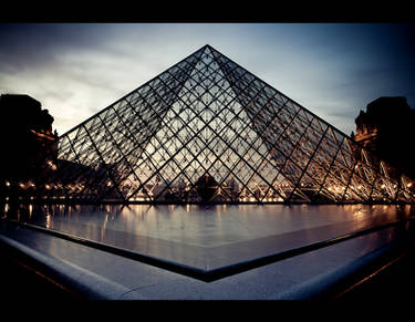 Louvre by night 5