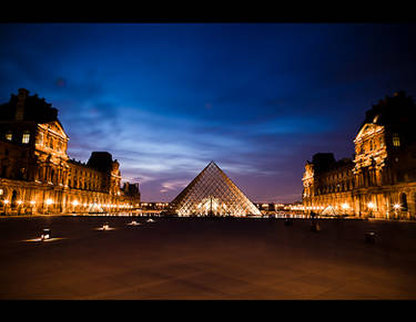 Louvre by night 6