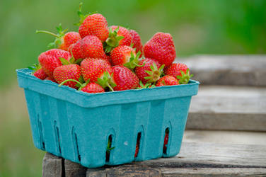 Strawberries by AlienShore