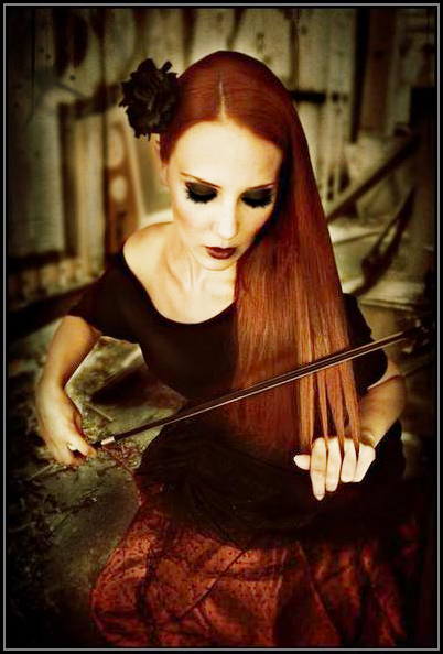 Simone Simons