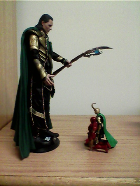 Mini!Loki+Mini!Iron Man kneeling before King Loki