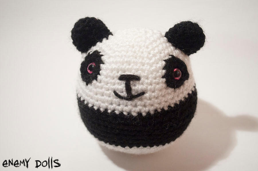 Silly panda amigurumi