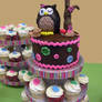 Owl and Buttons Cake with Cupcakes