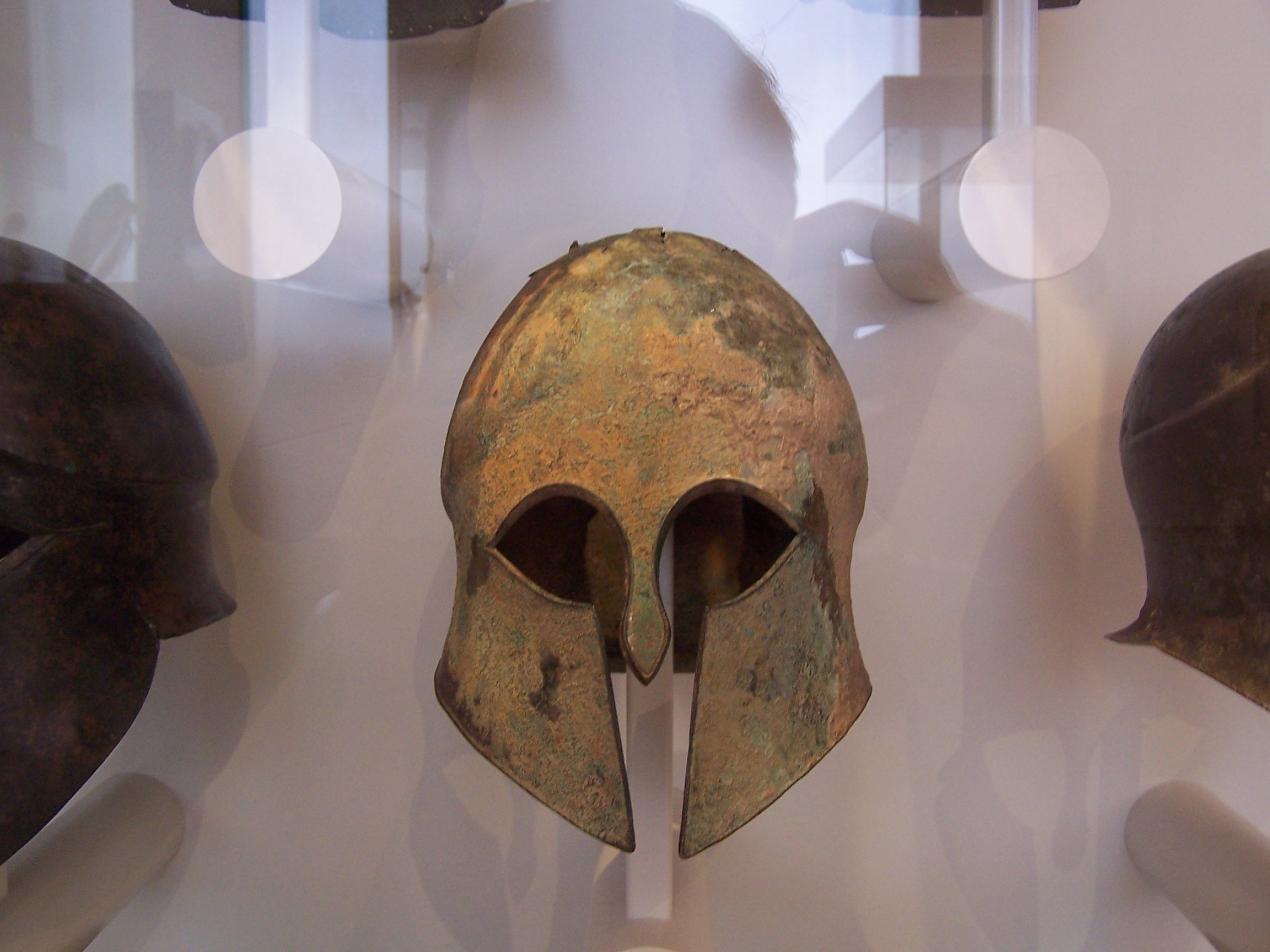 Dantes-Stock_greek_helmet03