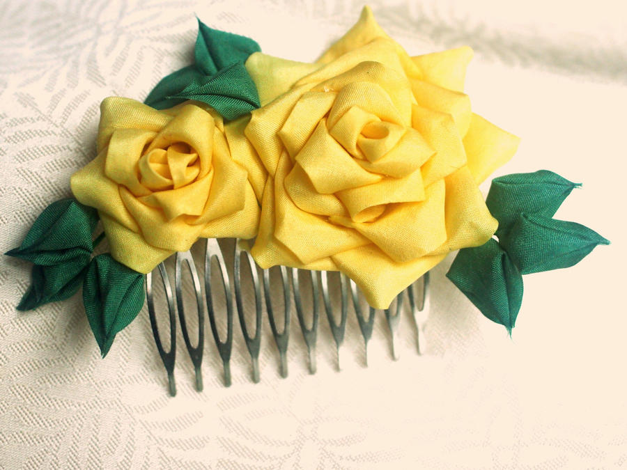 Yellow rose kanzashi comb