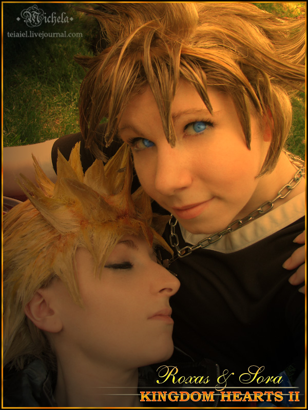 Roxas and Sora Cosplay