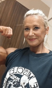 Helen Mirren bulging biceps