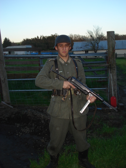 German Soldier MP40