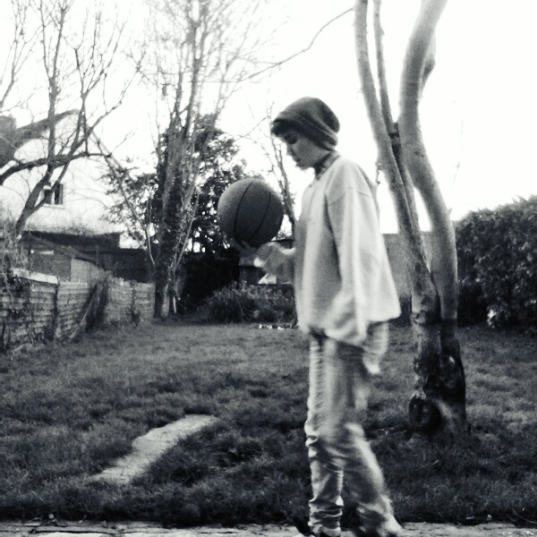 IN DA HOOD PLAYING BBALL