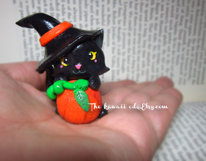 Halloween Kitty figurine