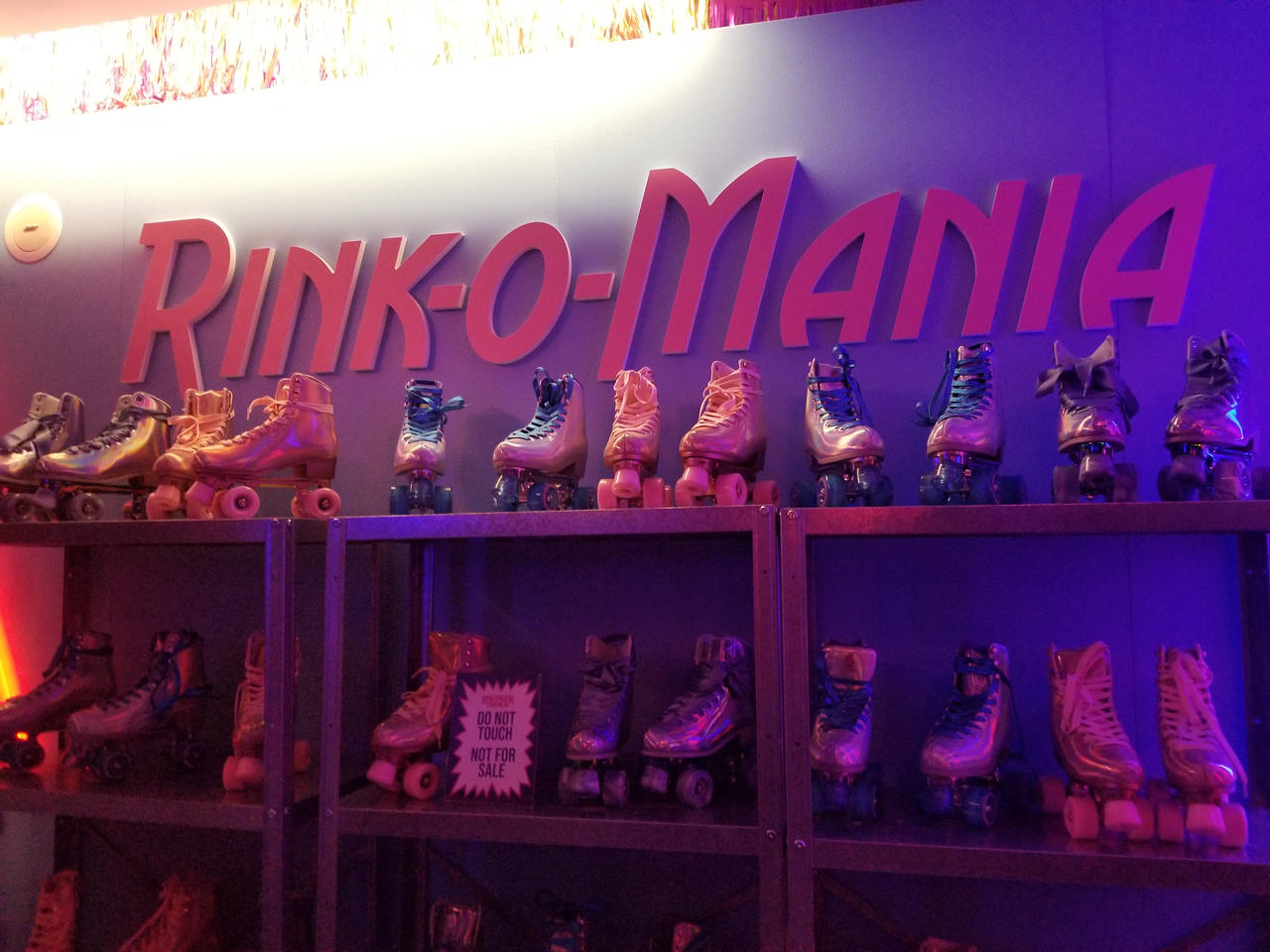 Boutique Stranger Things : Rink-O-Mania by Louloute2022 on DeviantArt