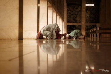 Praying by Gimintron