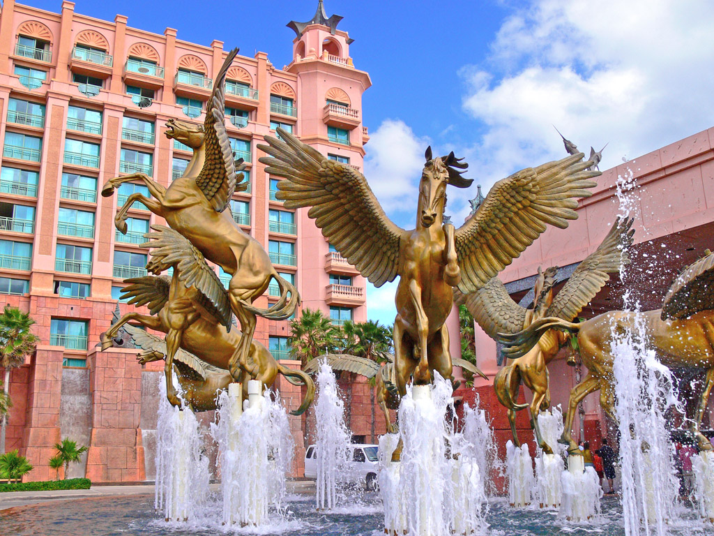 Atlantis Hotel Fountain 32