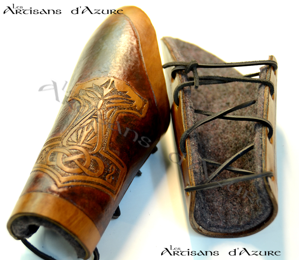Celtic leather bracers with fur, viking inspiration – Feral-Workshop