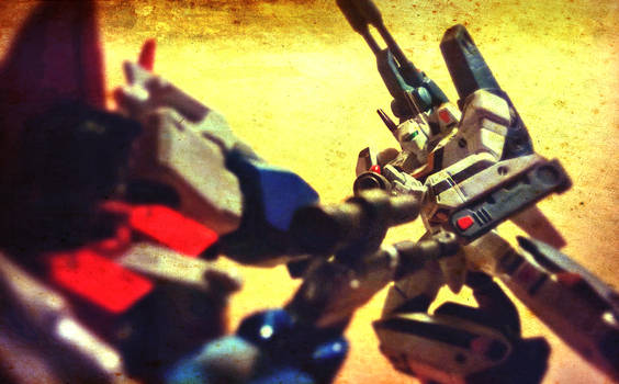 Starscream and Veritech Standoff