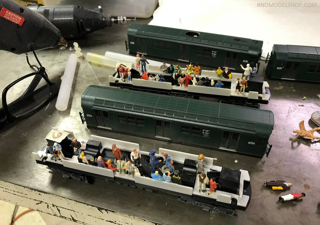 Ho Scale Subway R46 Gluing Miniature HO scale People into the Subway by RNDmodels on DeviantArt
