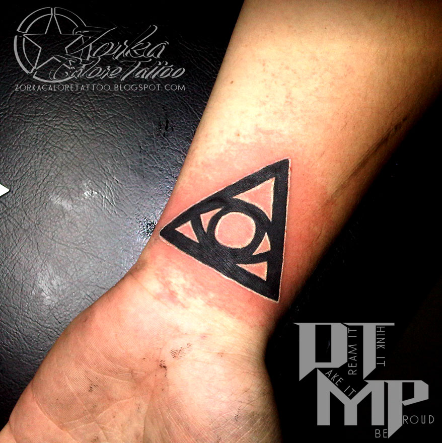 triangle tattoo by zorka calore tattoo by surfboyz12 on DeviantArt triangle tattoo by zorka calore tattoo by surfboyz12 on DeviantArt