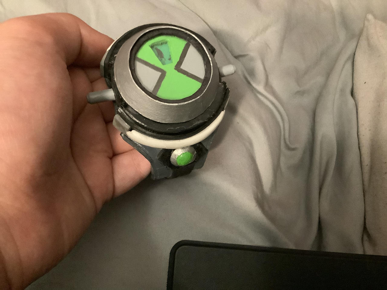 My custom Omnitrix(1) by inkmaster42 on DeviantArt