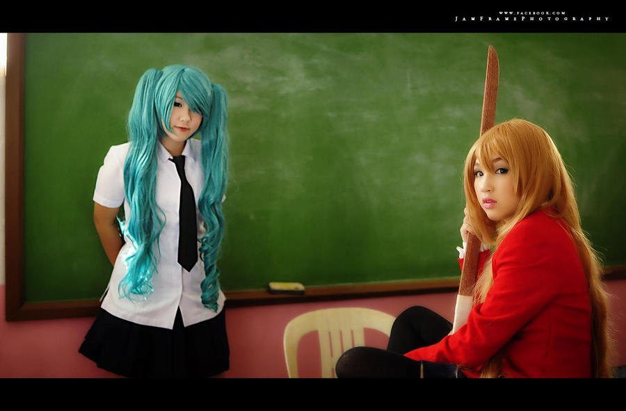 MIKU HATSUNE AND TAIGA AISAKA