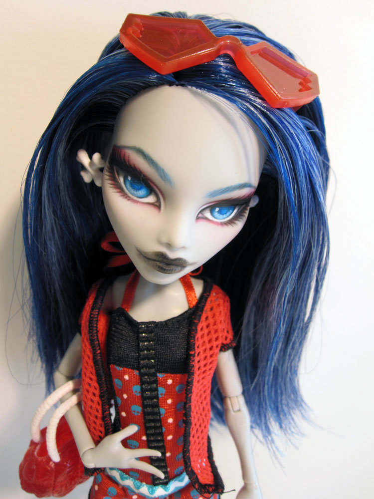 MH Custom - Gloom Beach Ghoulia