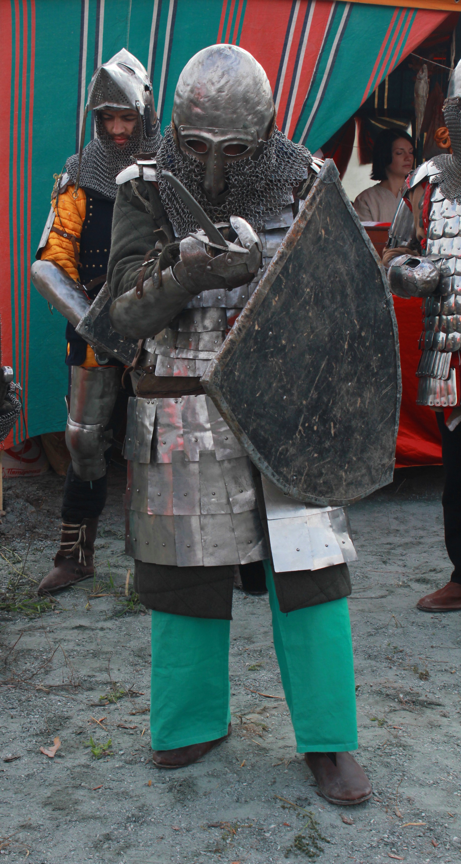 Reconstruction of knightly tournaments