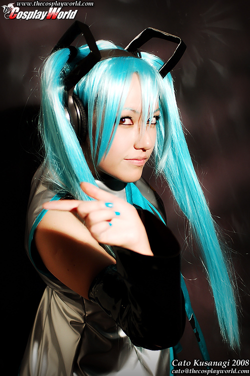 Hatsune Miku Cosplay +close up