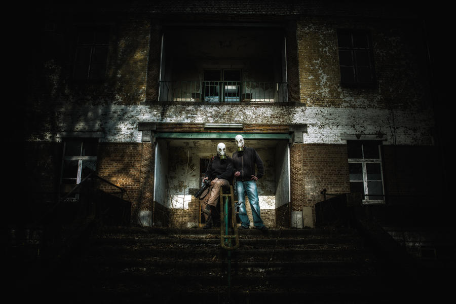 Labyrinth School Urbex portrait