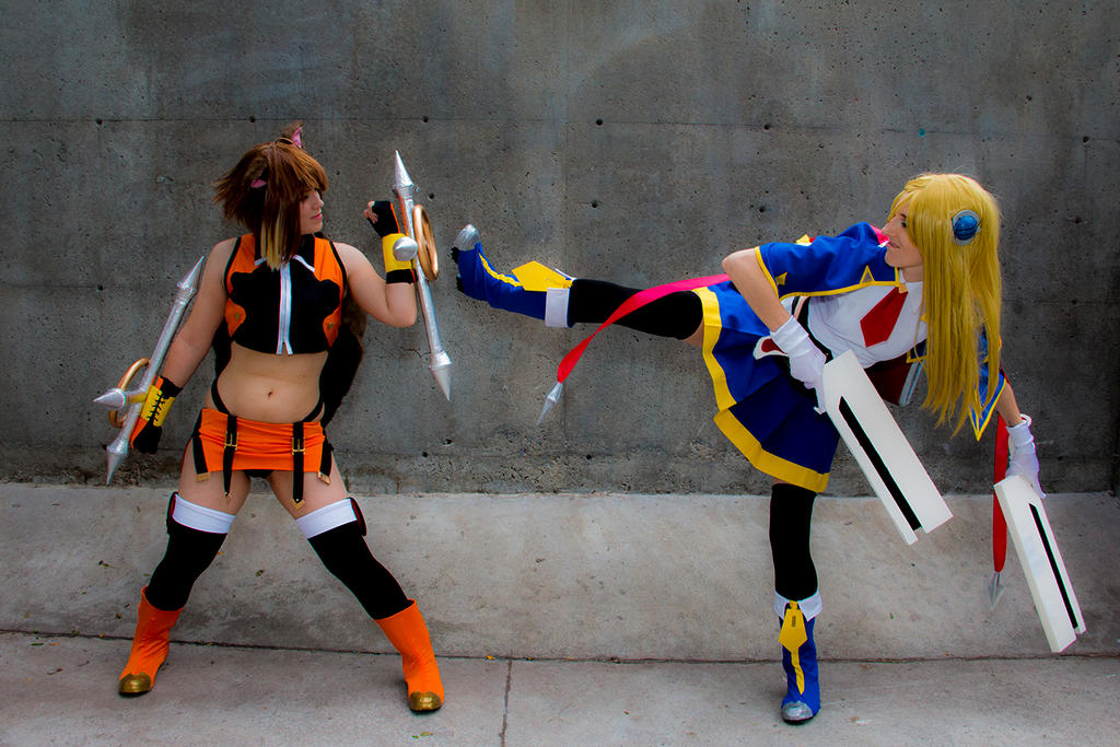 Noel and Makoto @ Otakuthon 2014 - 9 - Kick!