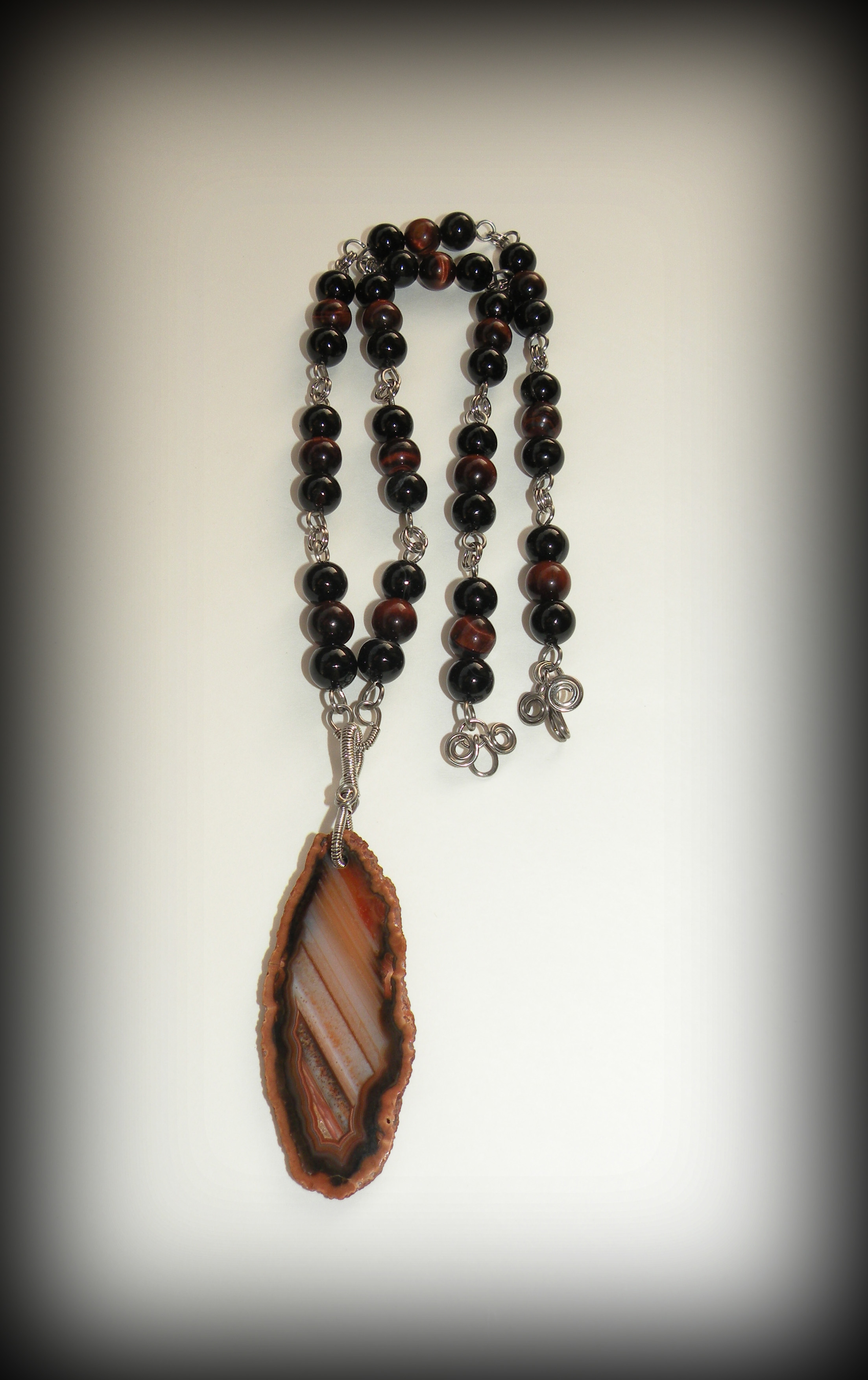 Agate and tiger-eye necklace