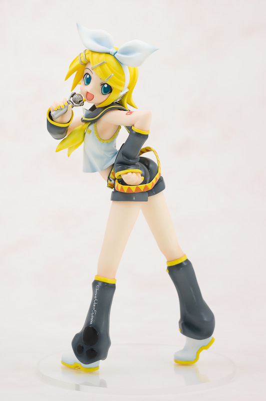 Rin Kagamine Figure By Miyukichii On DeviantArt rin-kagamine-figure-by-miyukichii-on-deviantart