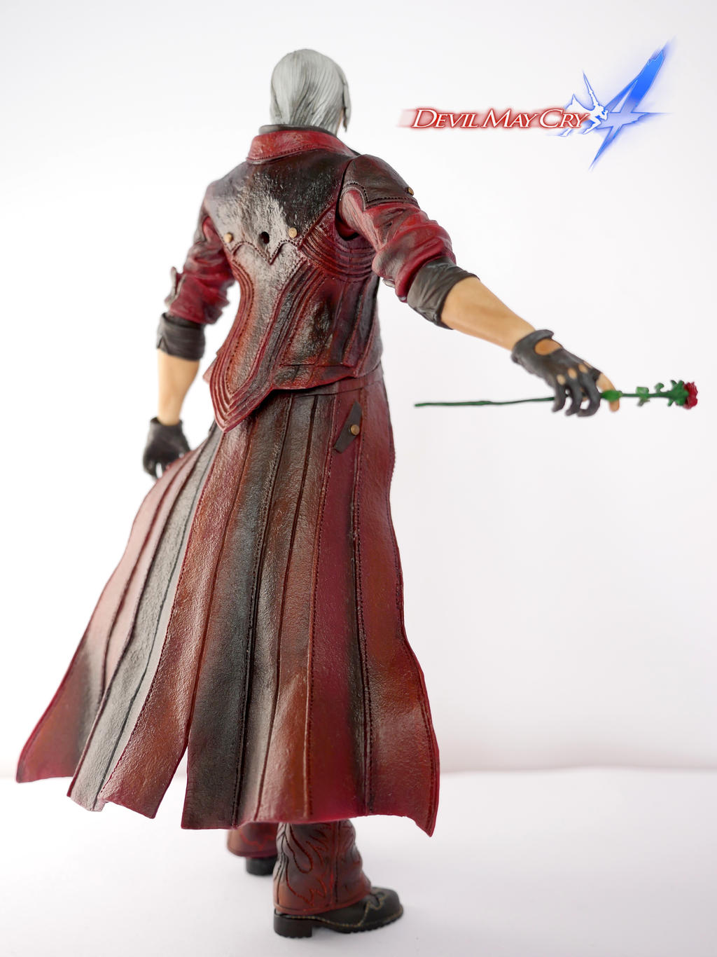 Play Arts Kai custom Dante